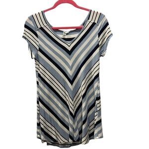 Cable and gauge v neck tunic blouse